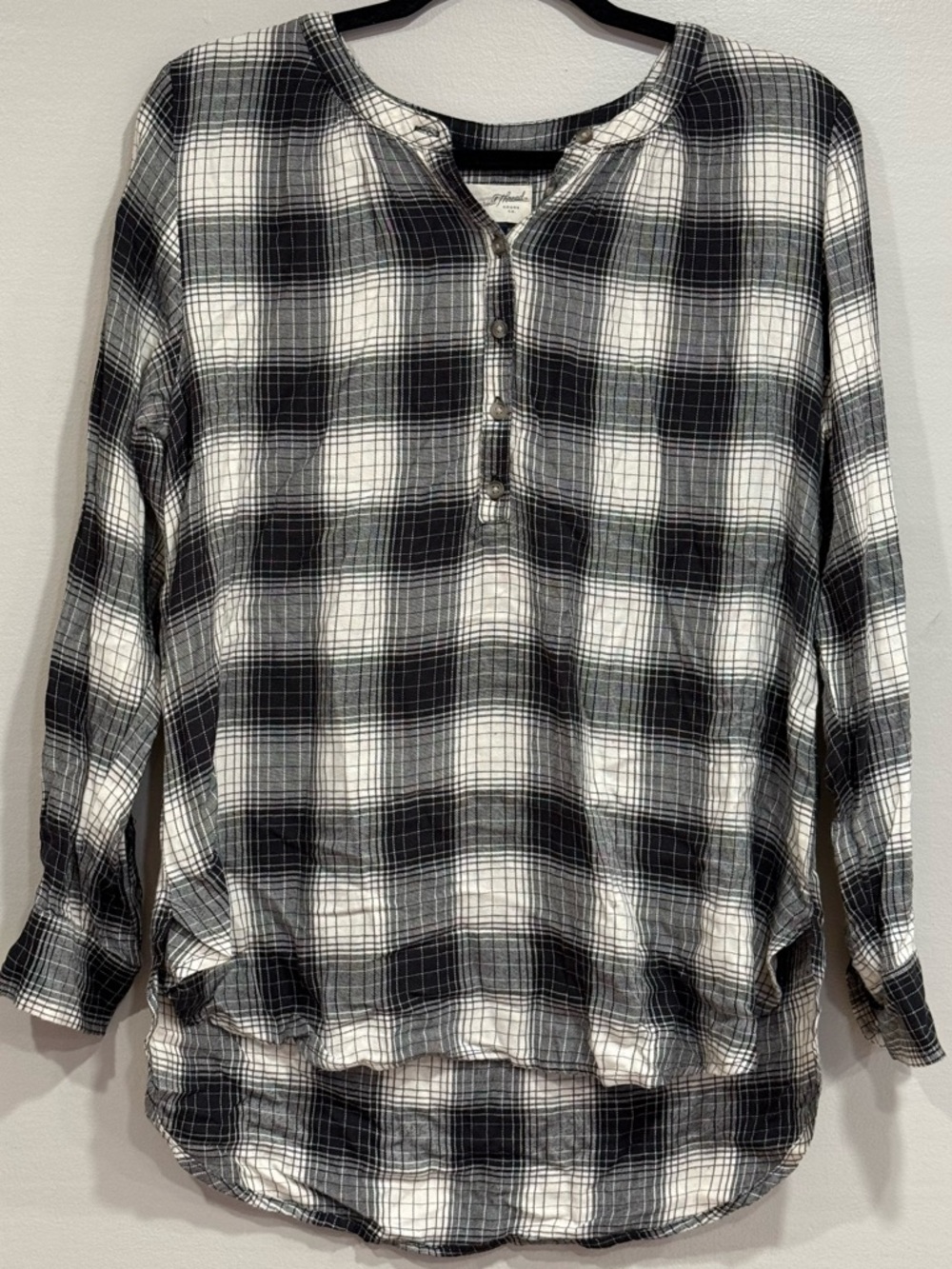 Universal Thread Long Sleeve Plaid Flannel Black White Tunic Women's Medium